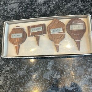 Four wooden cheese markers by Pier 1 imports new in box